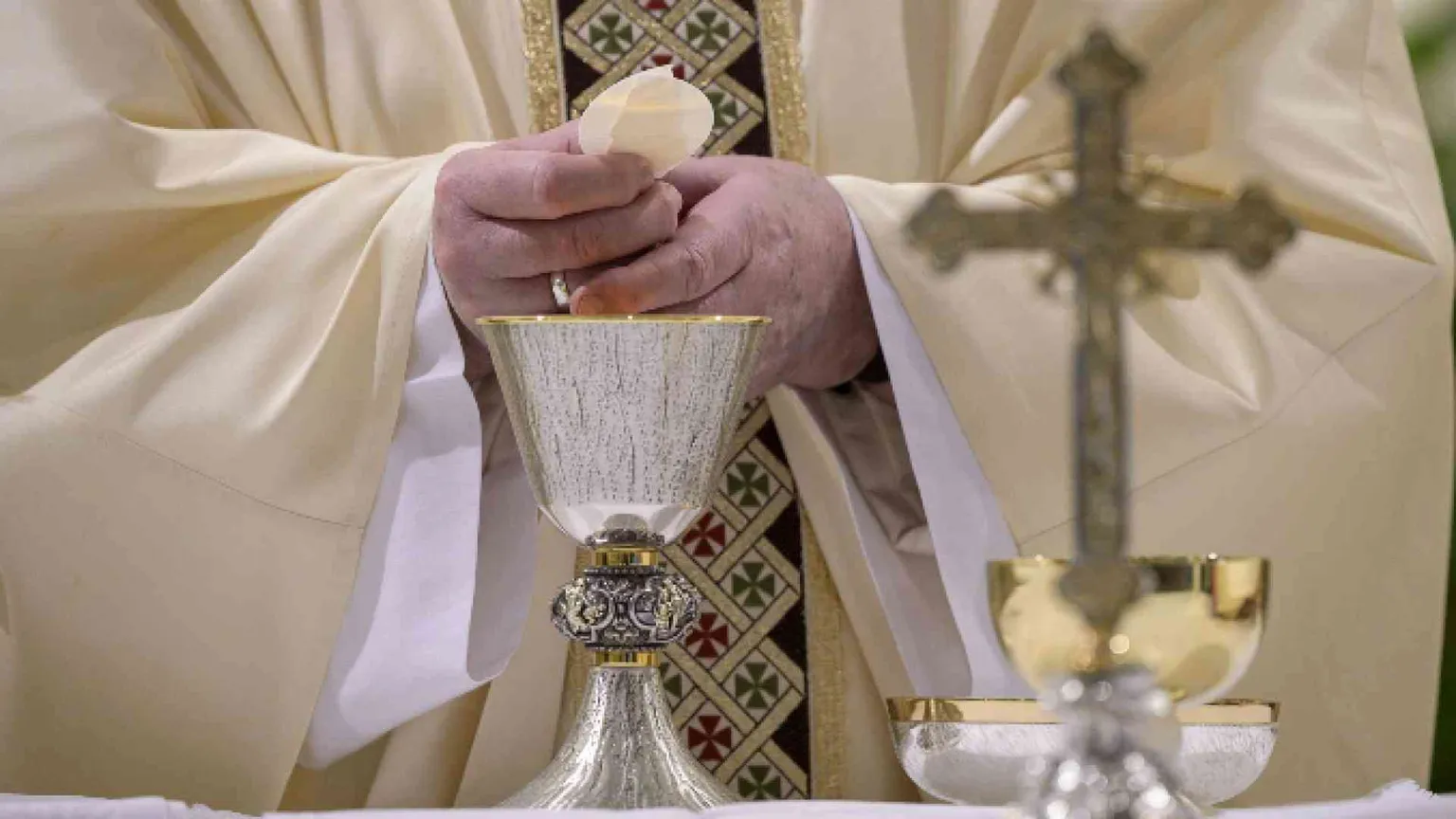 Le Messe del Papa e dei vescovi in diretta tv e social domenica 10 maggio