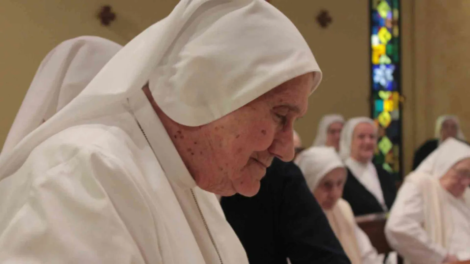 Suor Alfredina, morta a 99 anni dopo aver sconfitto il Covid