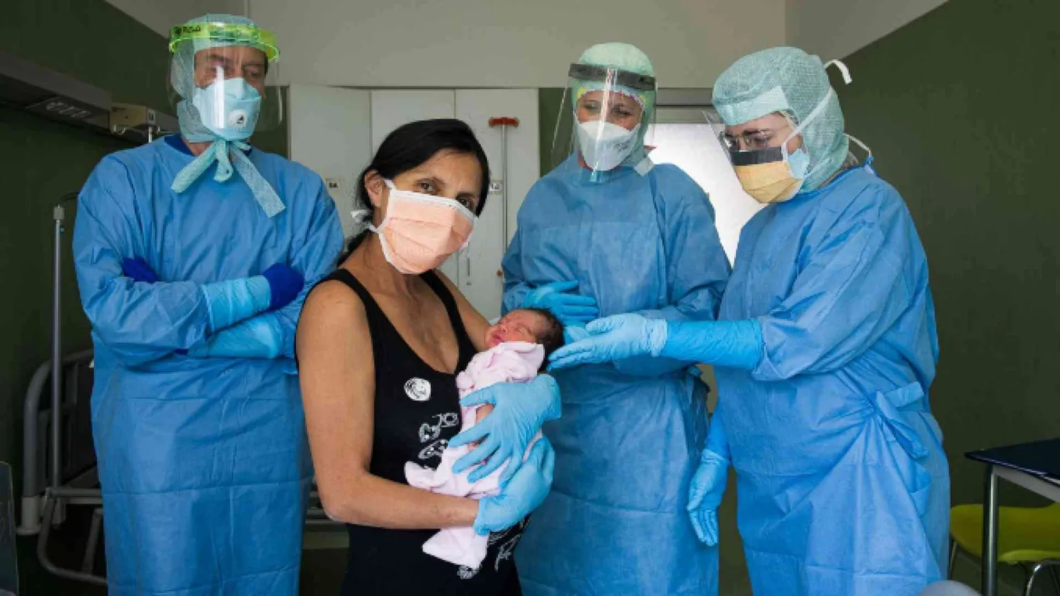 Arisa, un inedito per le mamme dell'emergenza Covid-19