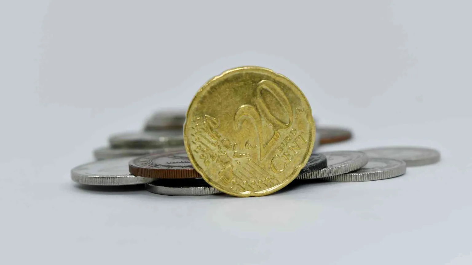 Chiusi in casa, gli italiani hanno risparmiato come mai prima d'ora