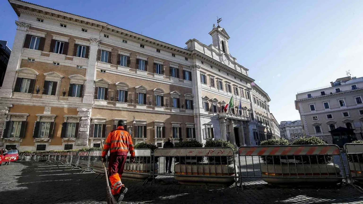 Omofobia, 5 proposte di legge vaghe. Timori per la libertà di pensiero