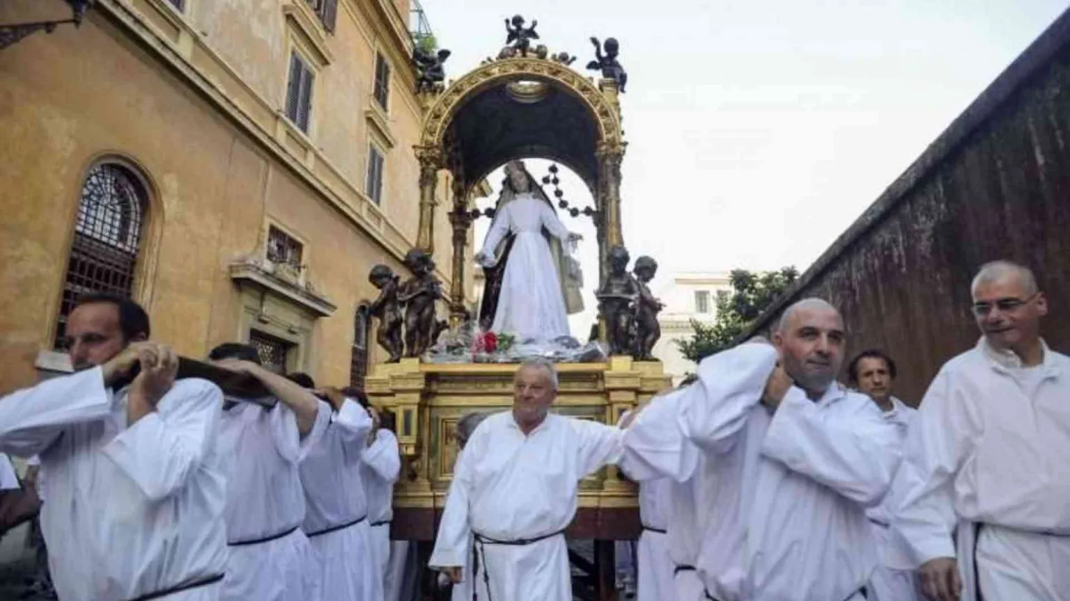 Processioni religiose: ecco come potranno svolgersi