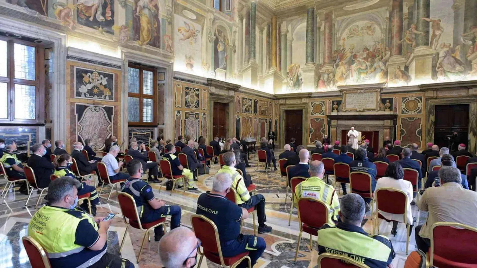 Il Papa ai sanitari lombardi: siete una colonna portante dell'Italia