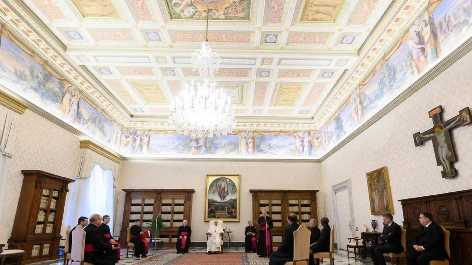 Il Papa: la preghiera nobilita, ci lascia nelle uniche mani sicure