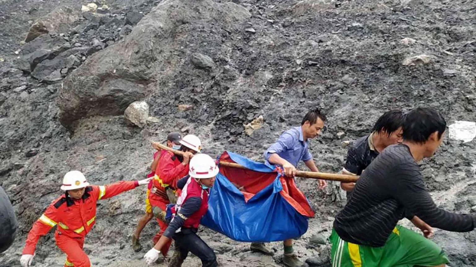 Myanmar, frana in una miniera di giada: oltre 160 morti
