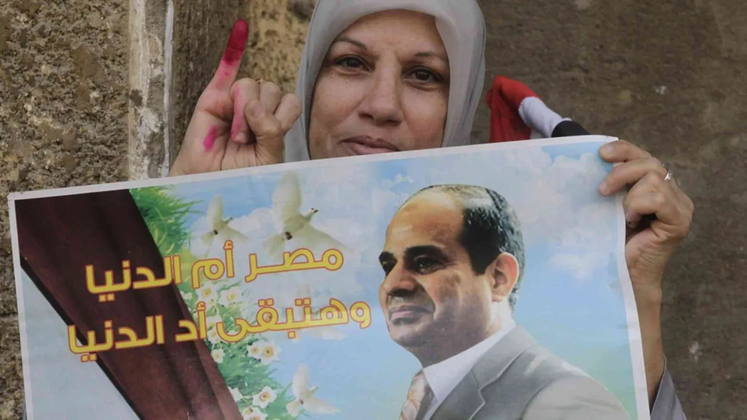 Al-Sisi si garantisce il futuro: ai militari è vietata la politica
