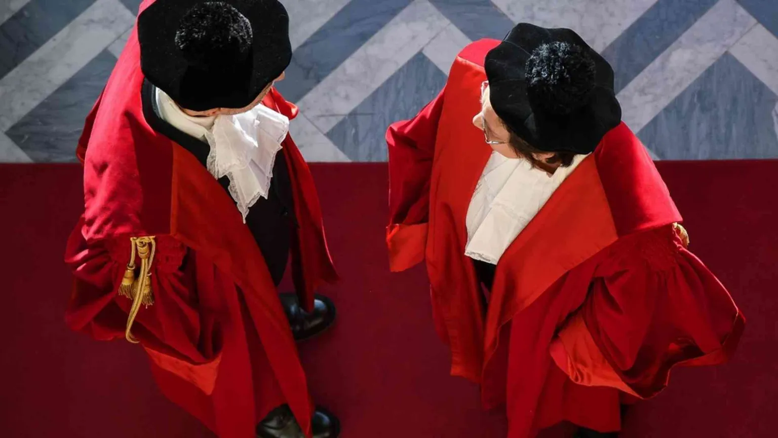 Giudici e norme. Perché no, perché sì