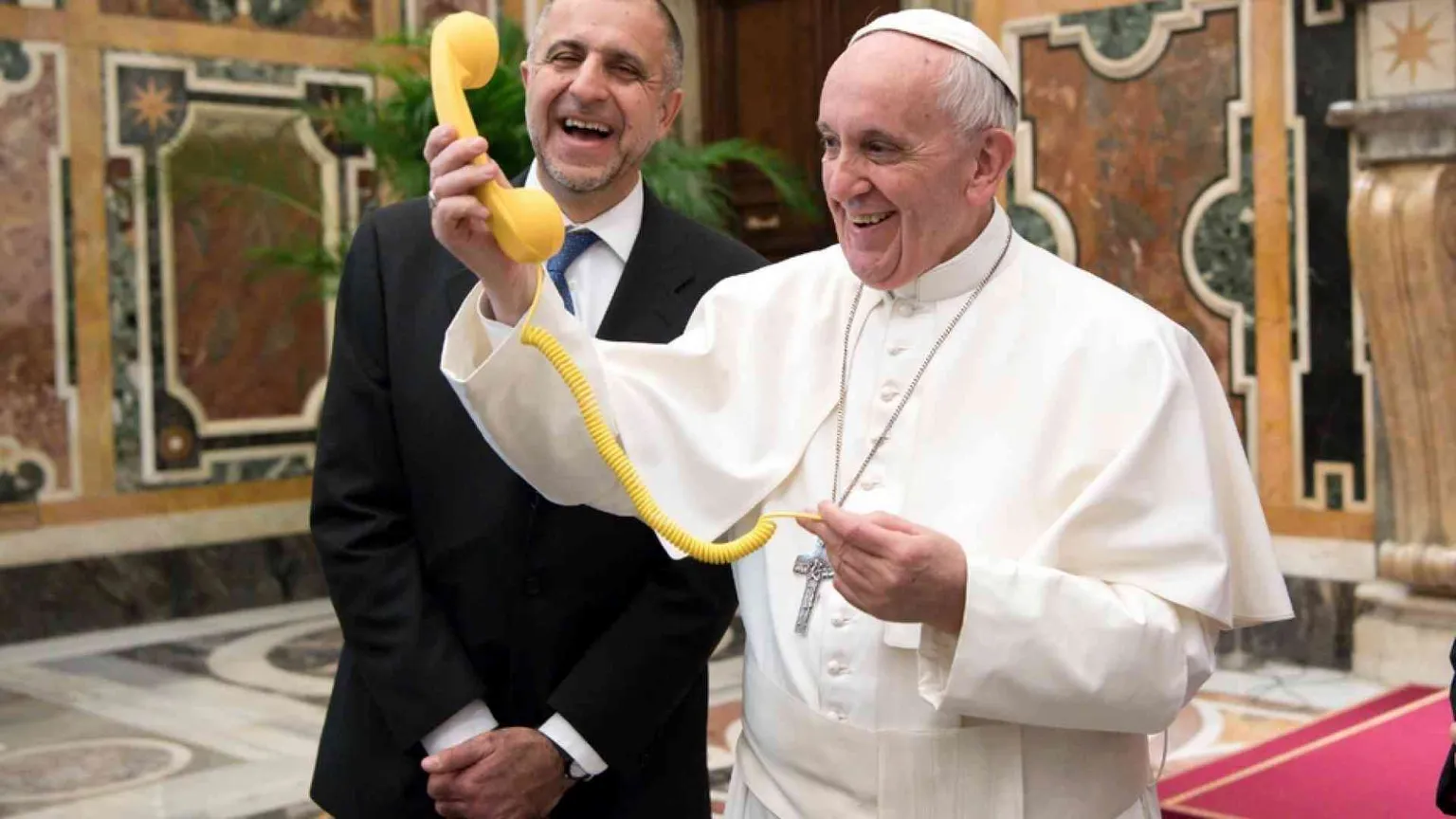 Il Papa chiama il direttore della Caritas di Bari: "Che sorpresa"