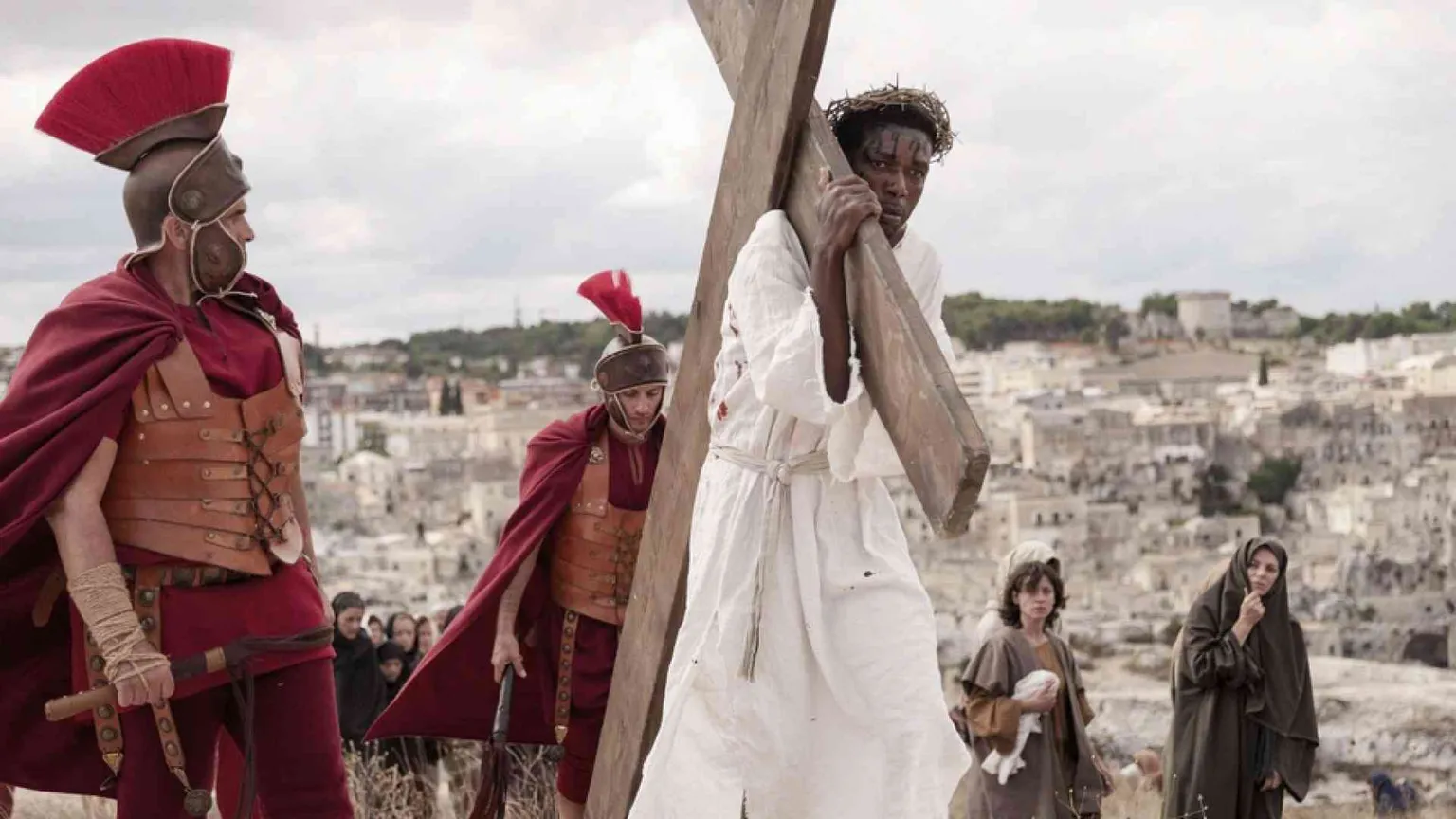 Cinema, il regista Rau: «La Passione con i migranti»