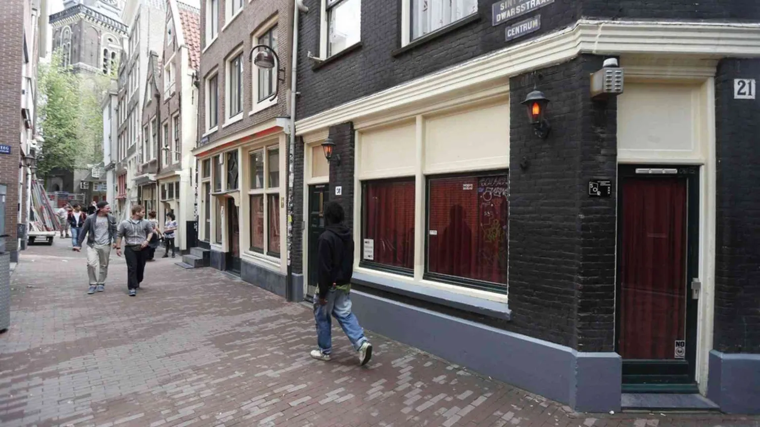 Olanda, cresce il pressing «Stop alla prostituzione»