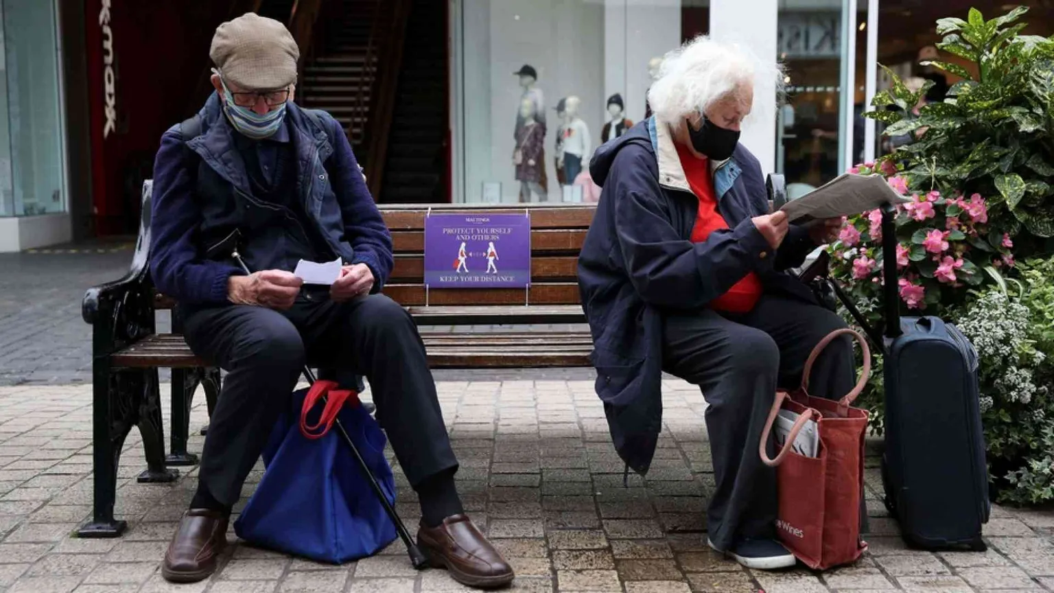 Superati i 5 milioni di contagi in Europa. Parigi verso nuove restrizioni