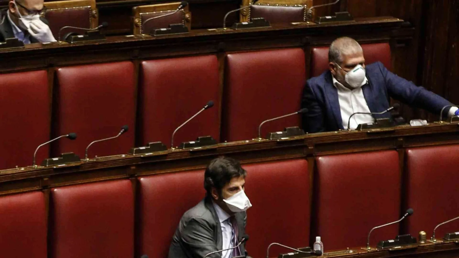 «L'utero in affitto sia reato non solo in Italia», due disegni di legge