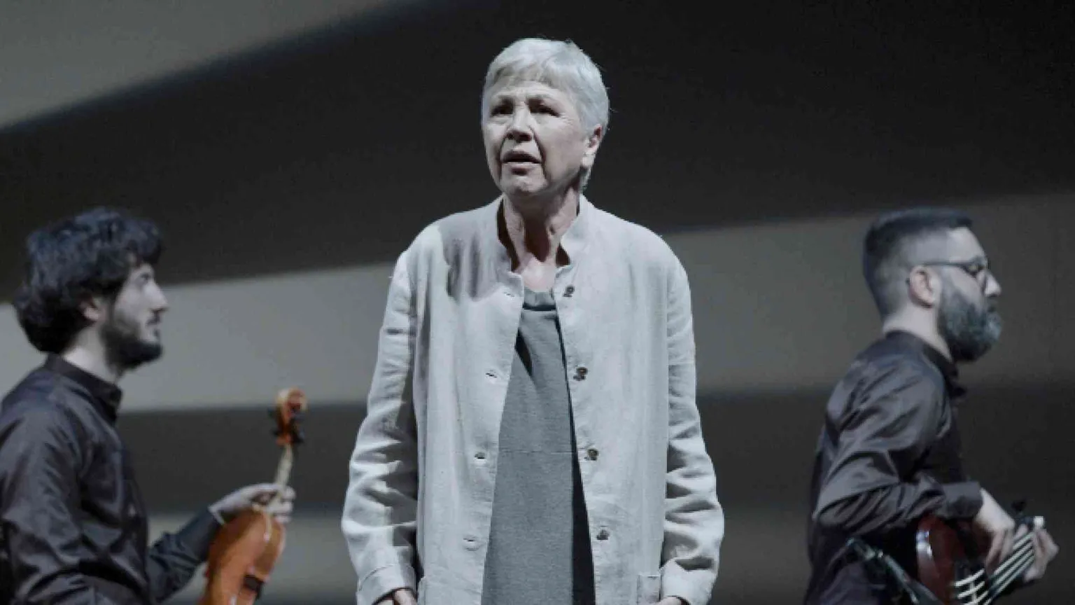 Ottavia Piccolo: «60 anni tra film, teatro e impegno»