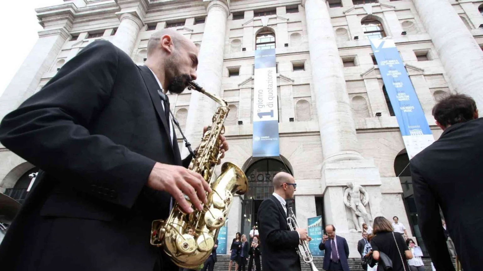 Piazza Affari trasloca da Londra a Parigi