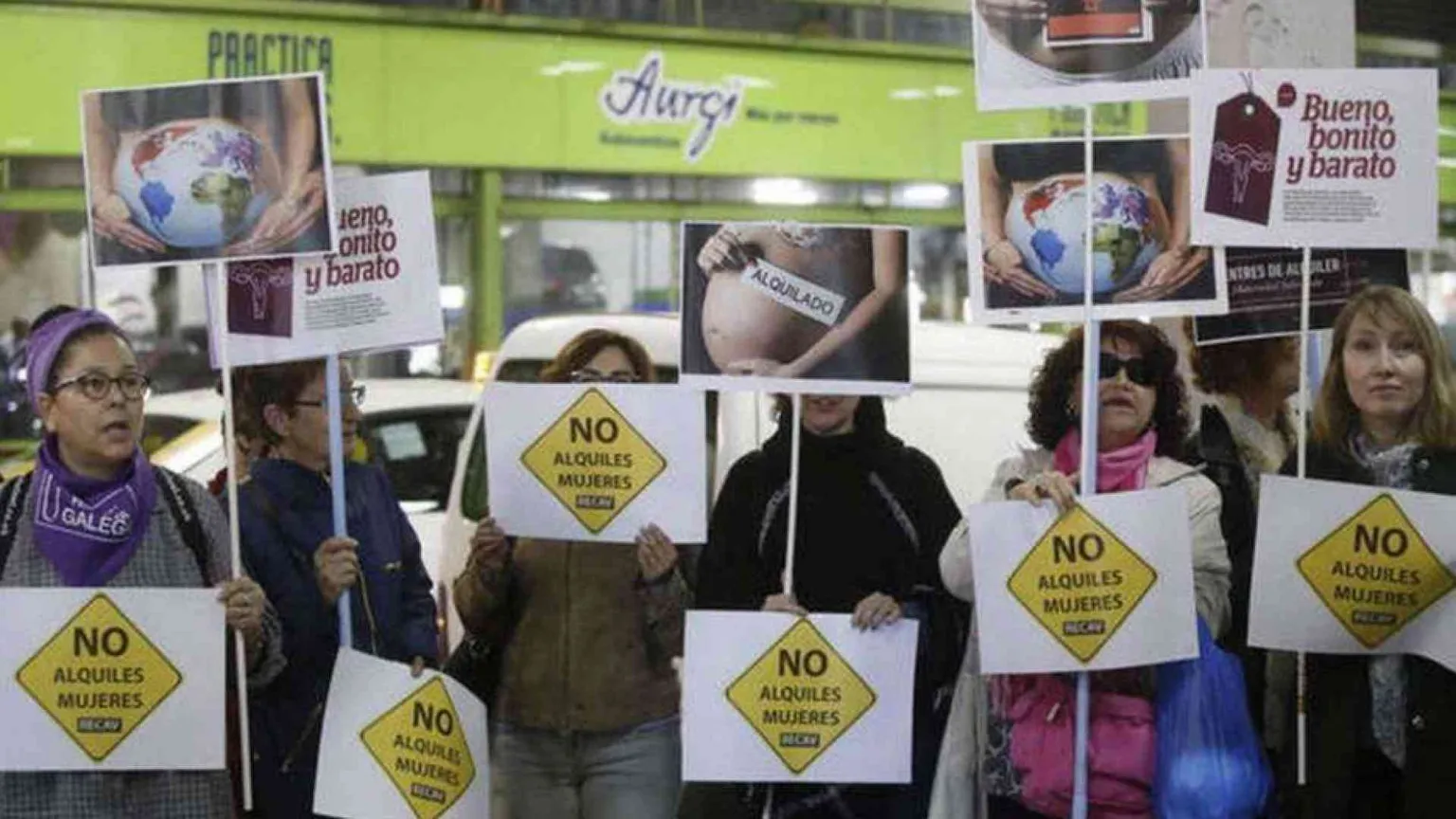 Madri in affitto, i giuristi «aprono»? Le donne contro questo commercio