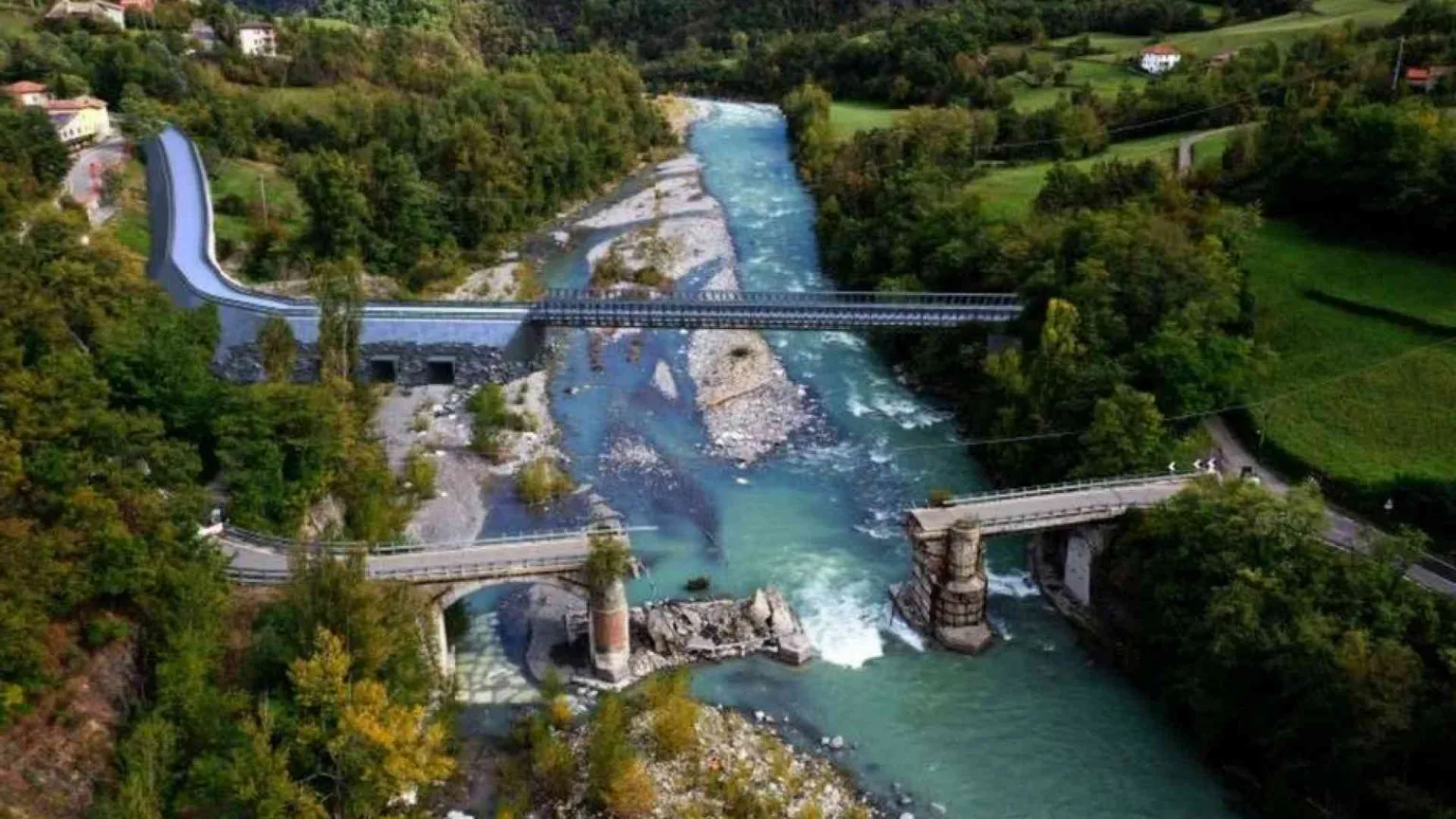 La valle che resta senza ponte. «Come ritorniamo a vivere?»