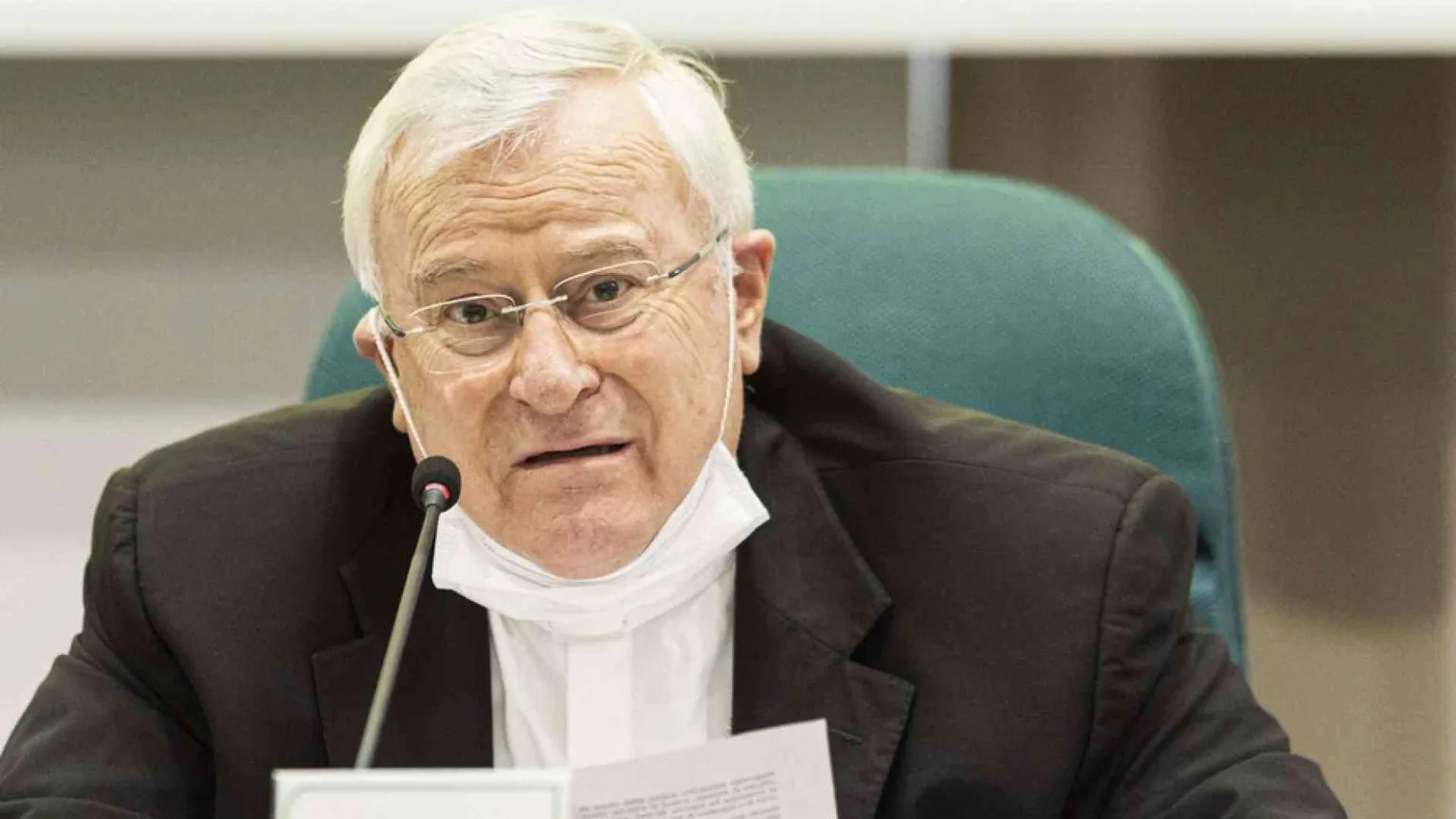Positivo il cardinale Bassetti: affronto il momento con fede e speranza