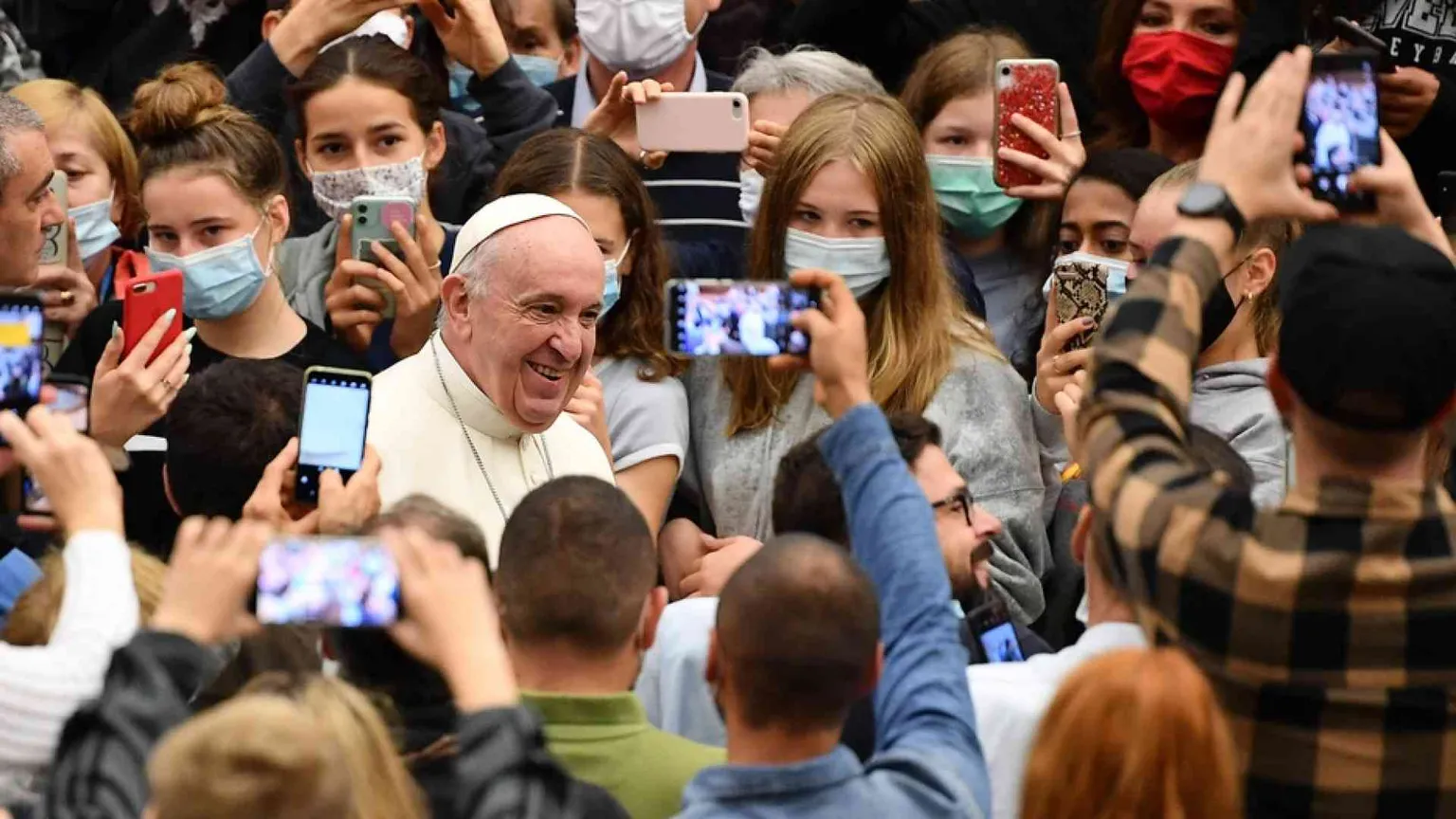 Chiesa e persone omosessuali, il Papa conferma la via cristiana