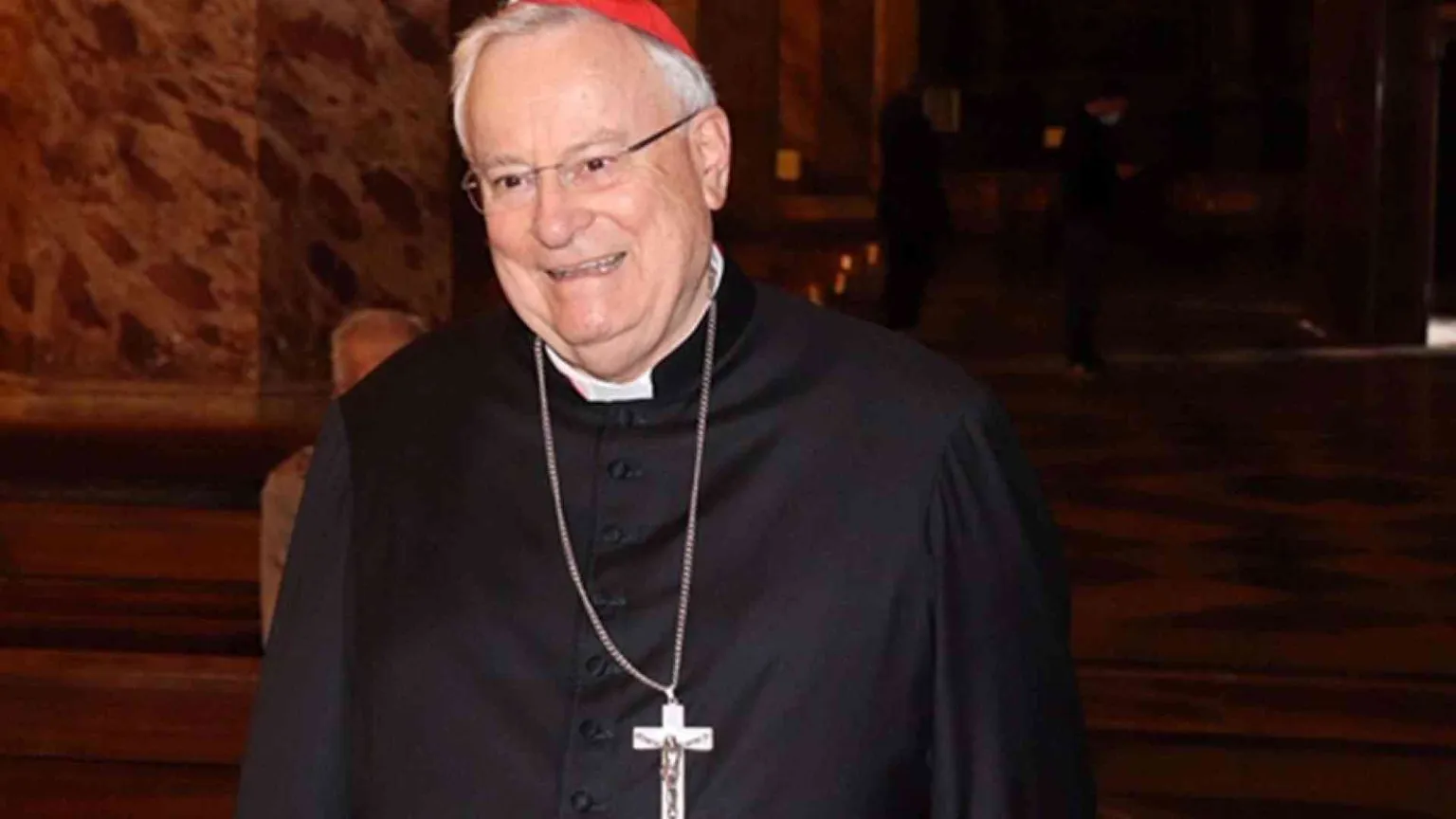 Il cardinale Bassetti in ospedale «vigile» e con ossigeno per polmonite