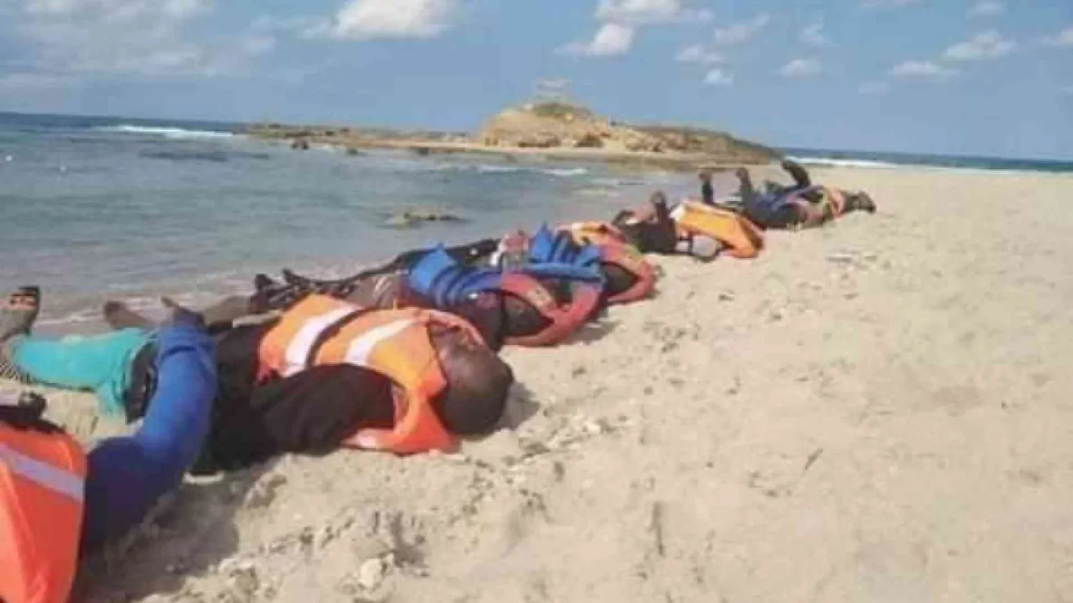 Stragi in mare. Il ricatto libico con le motovedette italiane