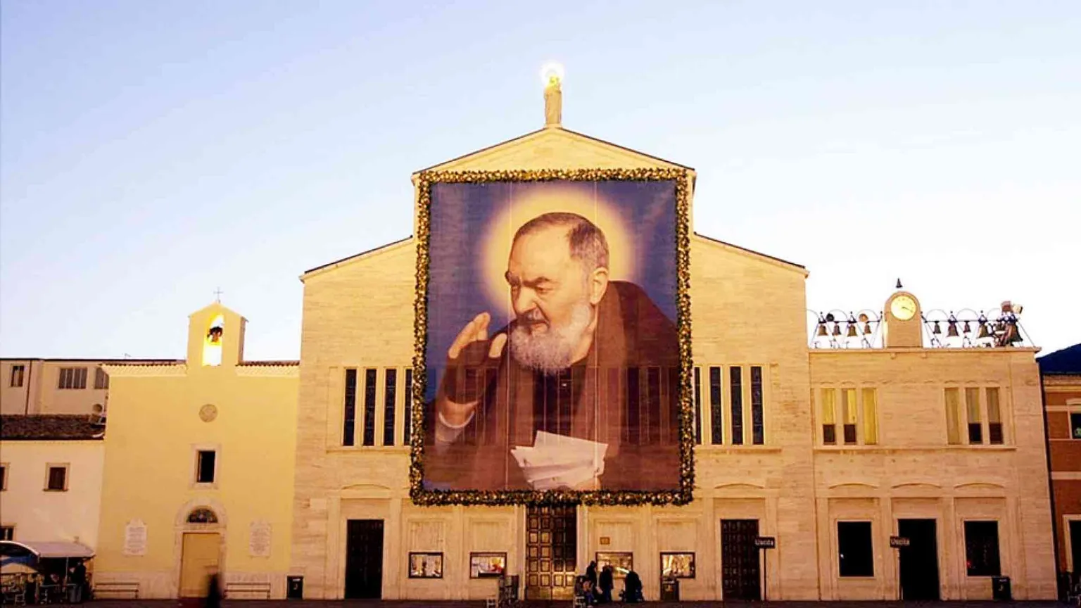 San Giovanni Rotondo, chiusi i luoghi di san Pio. Frati in quarantena