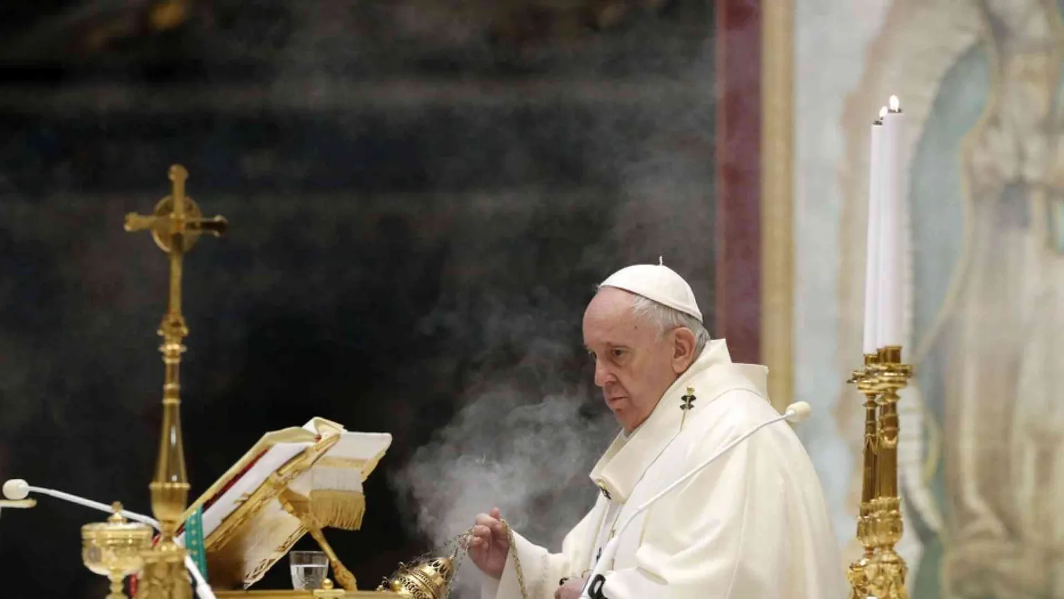 Il Papa: lo stile di Dio è benedire, donarsi