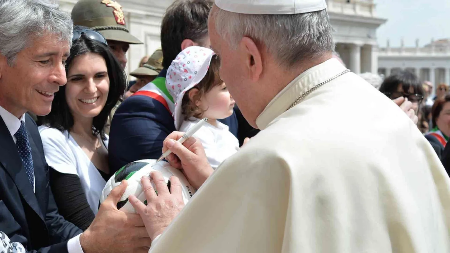 Papa Francesco: io, il calcio e il mio pallone di stracci in Argentina...