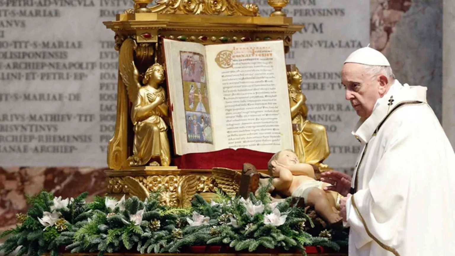 Il Papa: adorare Dio è scoprirlo nascosto nelle situazioni semplici