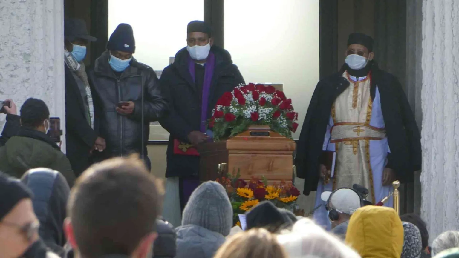 L'addio commosso della comunità trentina ad Agitu, la pastora etiope uccisa