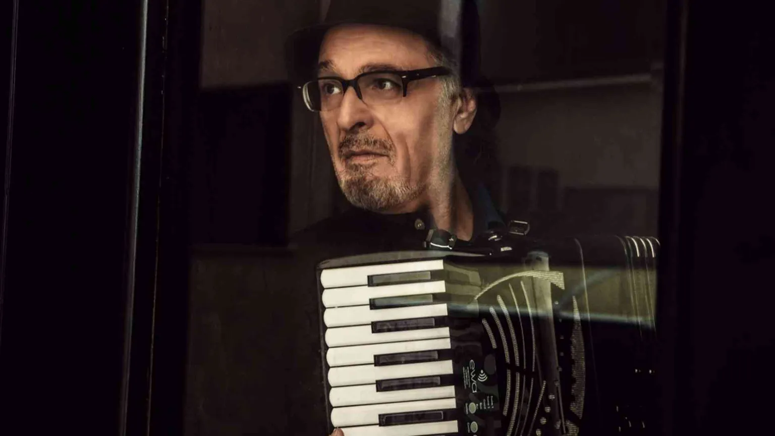 I 70 anni di Eduardo De Crescenzo: «Nella musica ho trovato l'essenza»
