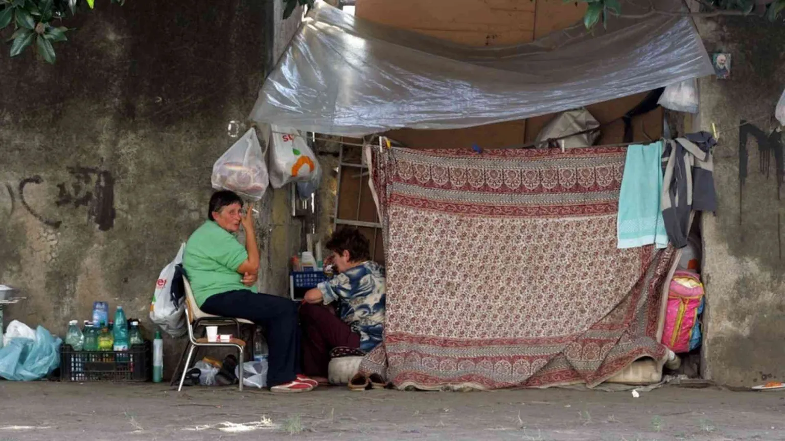 Sicilia e Campania le regioni europee con più povertà