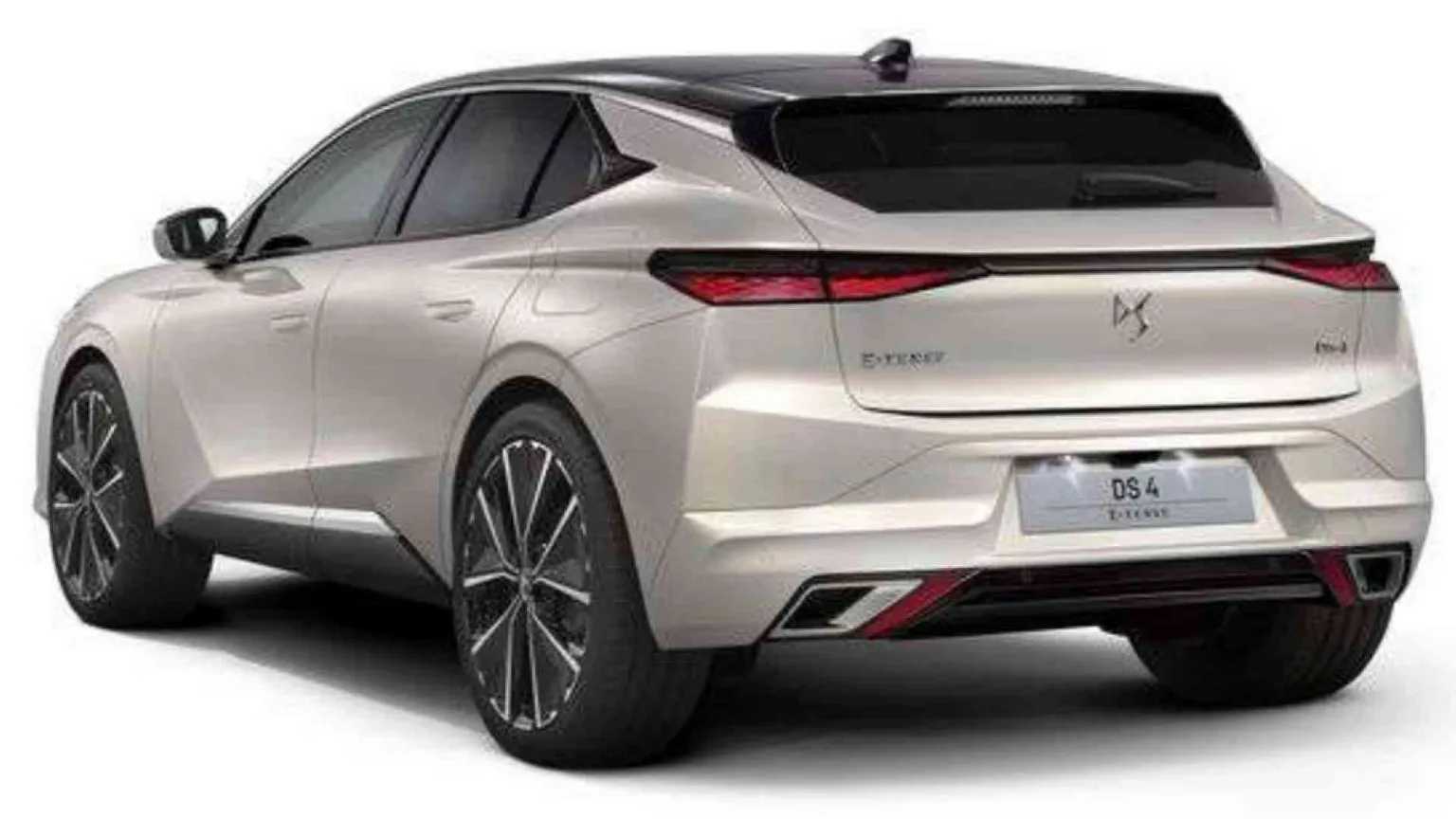 Nuova Ds4, l'ibrida con fascino francese