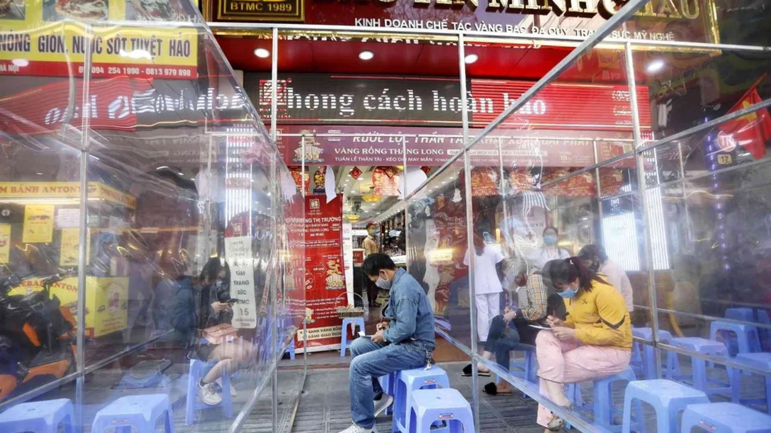 Così il Vietnam ha battuto la pandemia. E l’economia è già tornata a «ruggire»