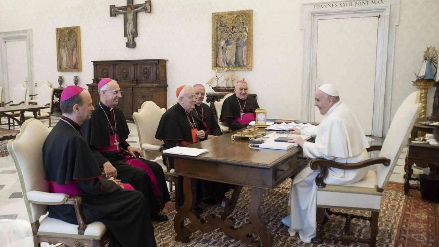 Sinodo per l'Italia, la proposta della Cei consegnata al Papa