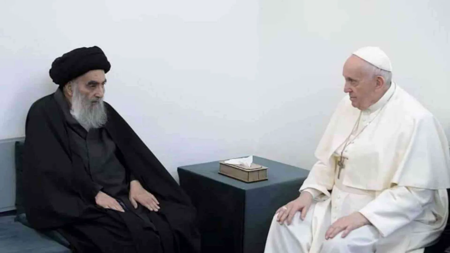 Il Papa: amicizia fra comunità religiose per il bene dell'umanità