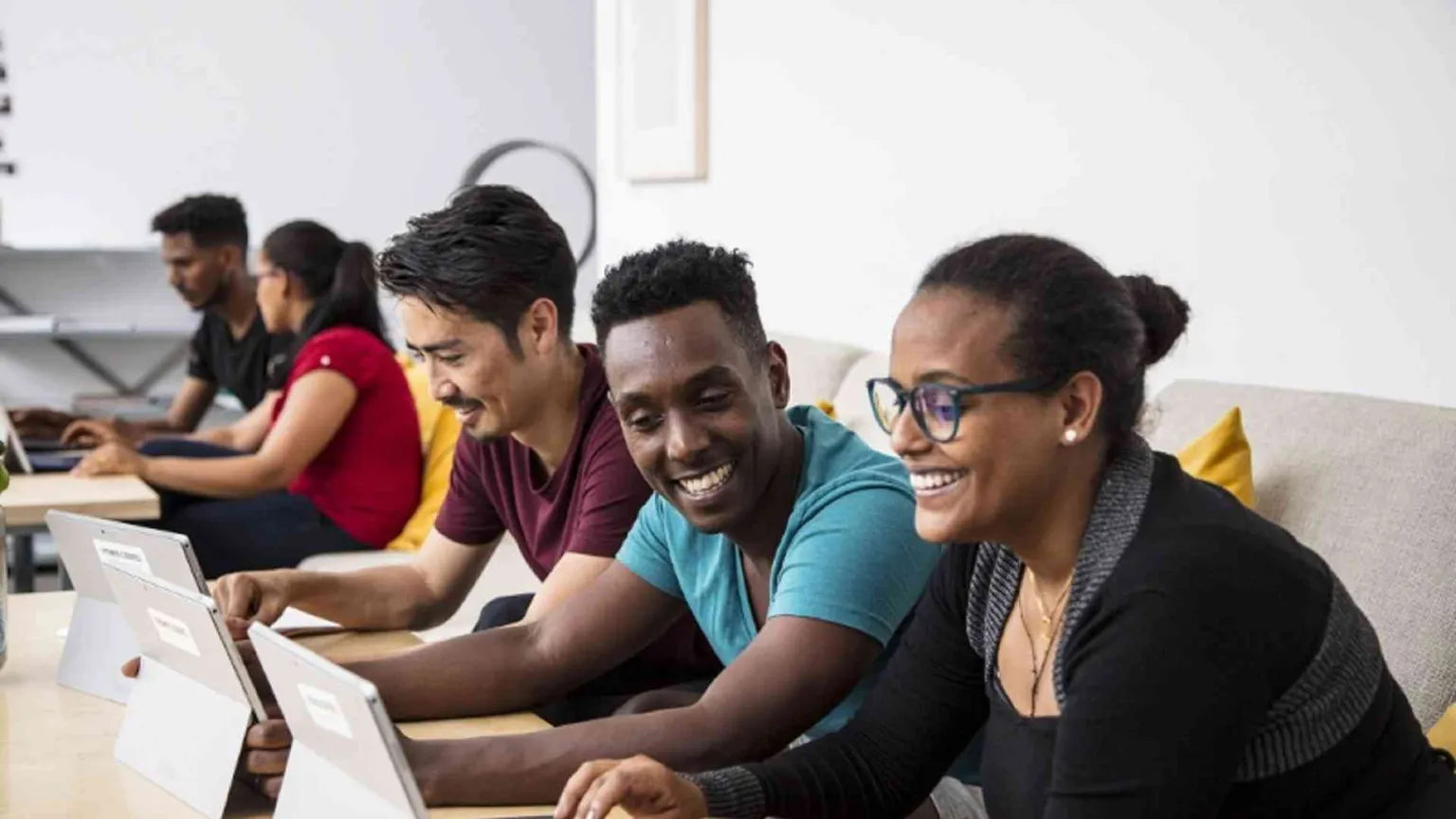 Per rifugiati e Neet il riscatto passa dal coding