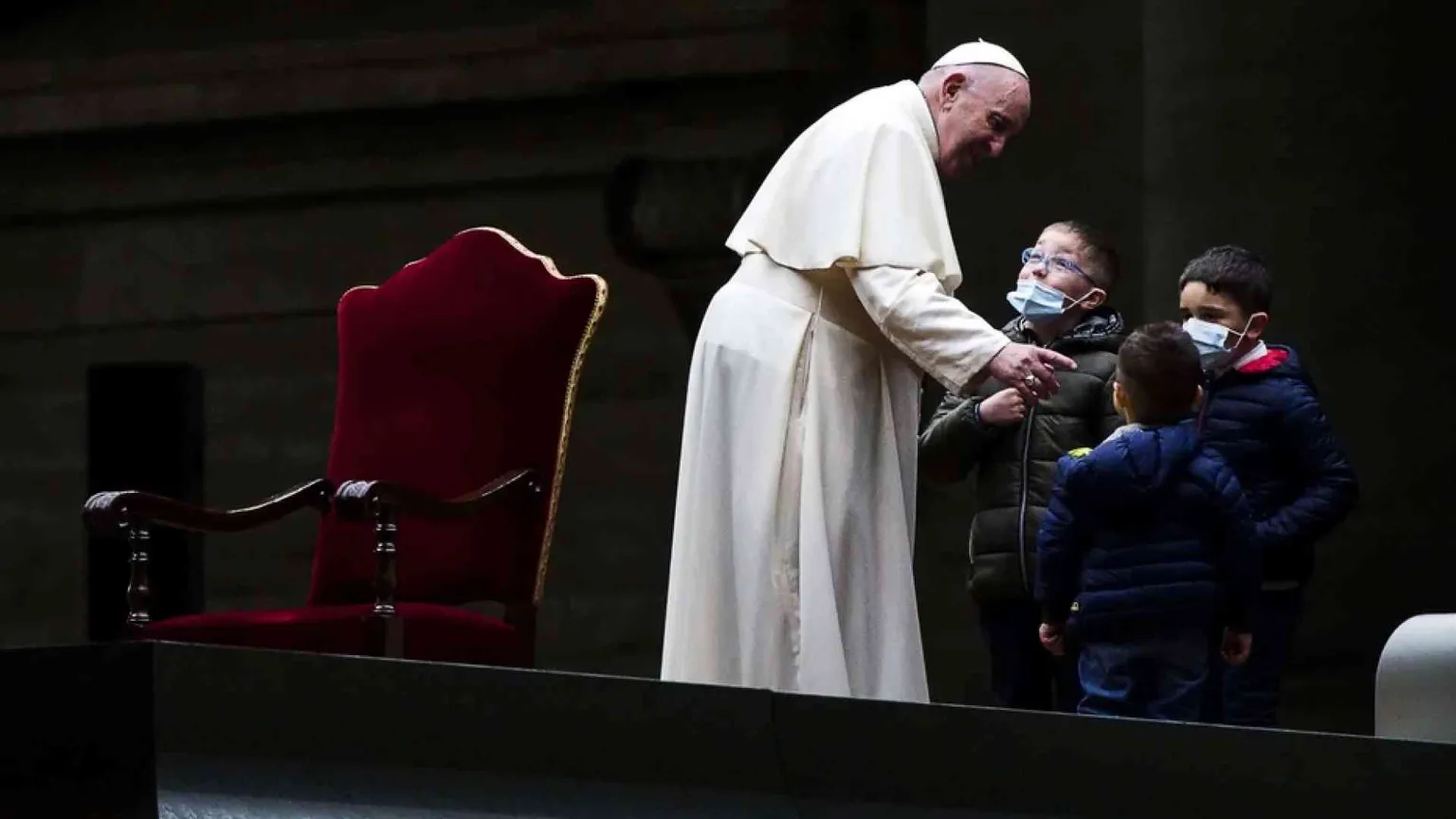 La Via Crucis "dei piccoli" parla al mondo dei grandi