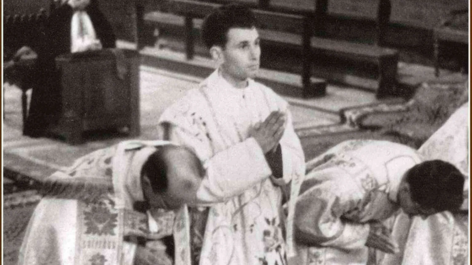 Simoni e quelle messe da carcerato con briciole e acini d'uva