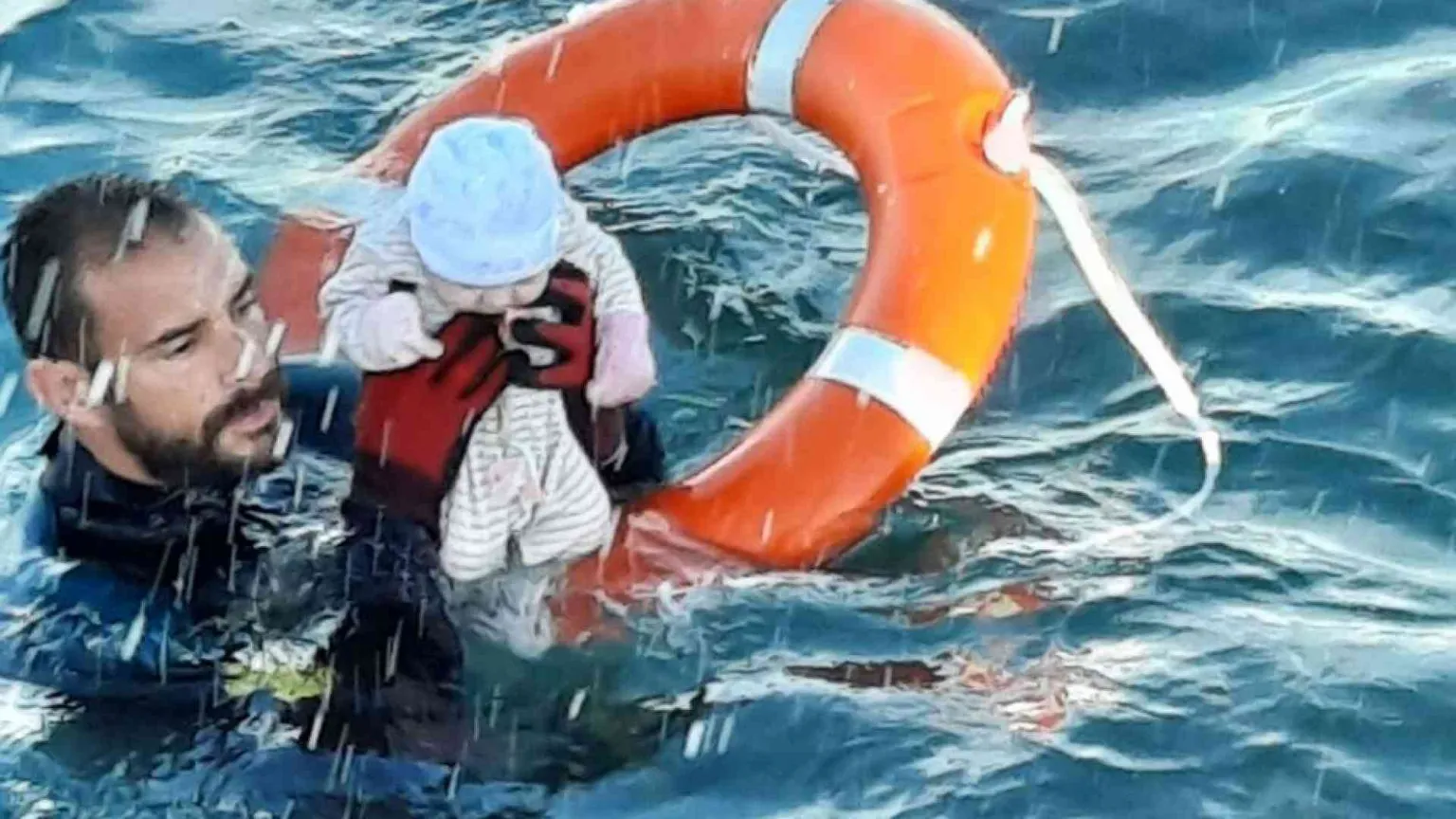 6mila migranti dal Marocco a Ceuta. E un altro naufragio al largo di Sfax