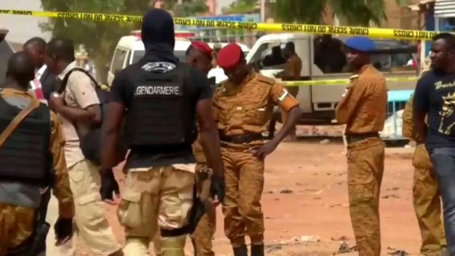 Massacro jihadista in un villaggio: «Un centinaio le vittime»