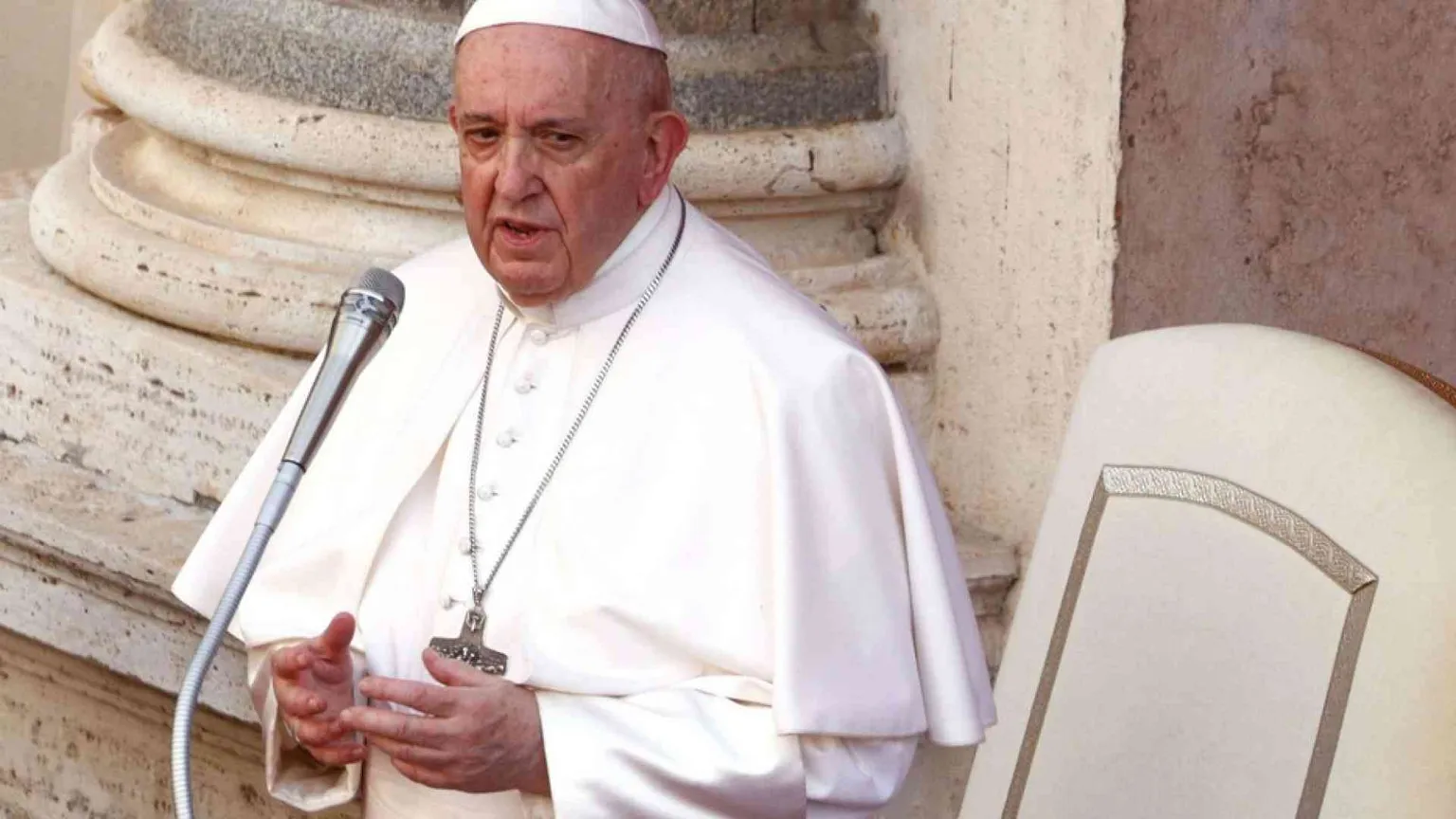 Il Papa: Gesù è stato molto più che un filantropo