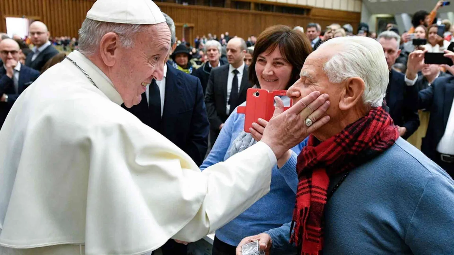 Il Papa: indulgenza plenaria per la Giornata dei Nonni