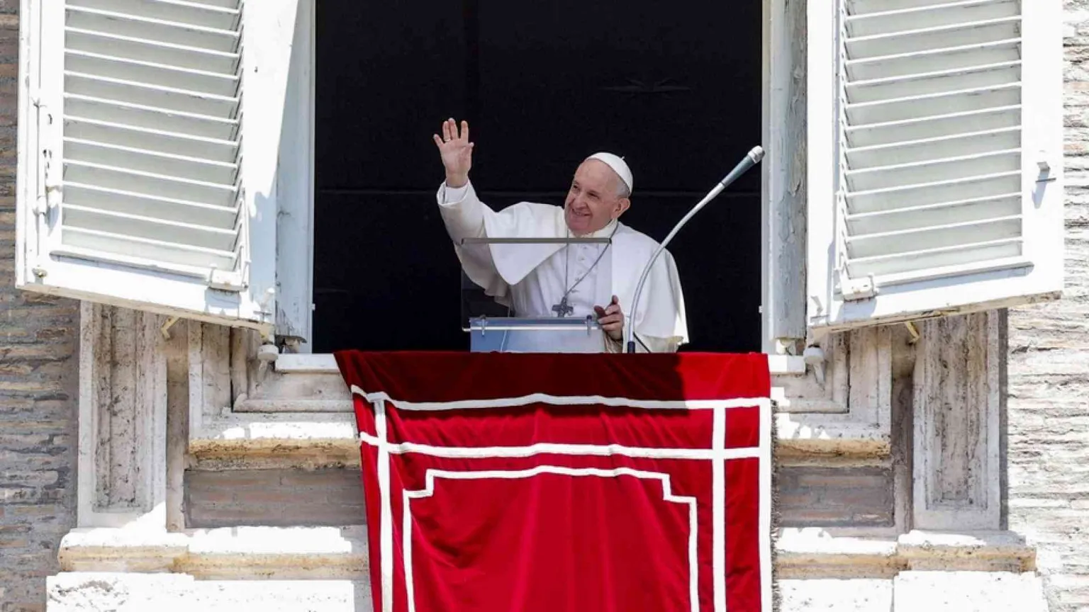 Papa Francesco: testimoniare Dio nella vita, non bastano i proclami