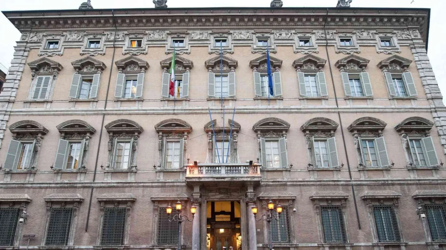 Le associazioni: «Gravi rischi nel ddl Zan» e chiedono un incontro al Senato