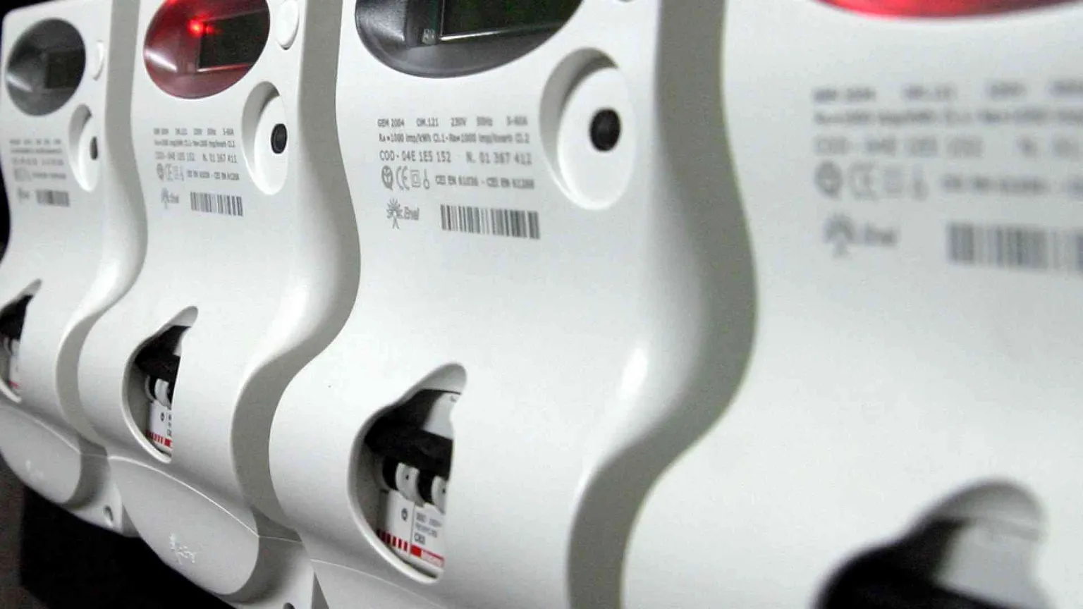 Consumi in calo per gas e luce e nel 2021 arriva la stangata