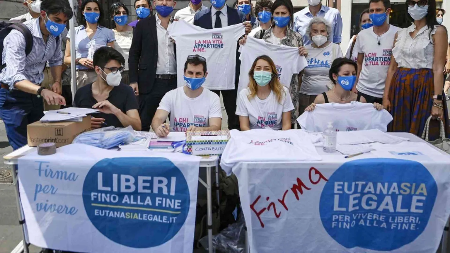 «Referendum eutanasia, già raccolte le 500mila firme»
