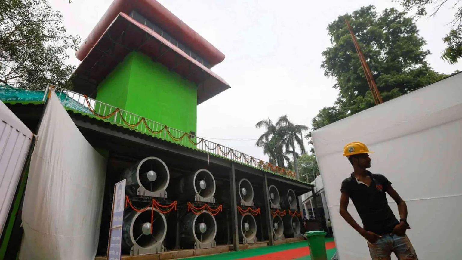 A Delhi arriva la torre "mangiasmog". Ma il progetto divide