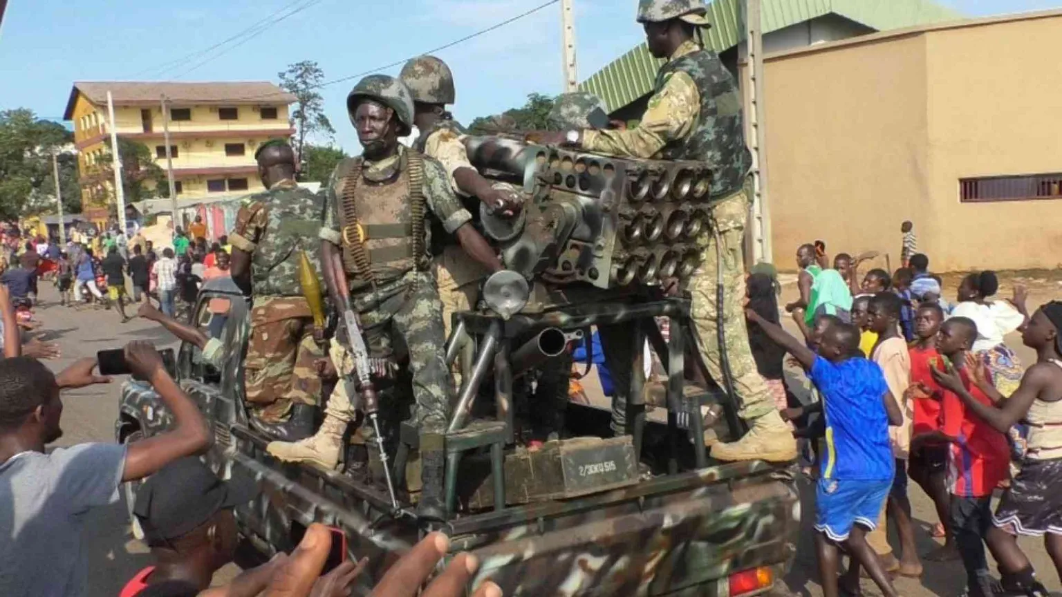 Golpe in Guinea, presidente prigioniero e coprifuoco