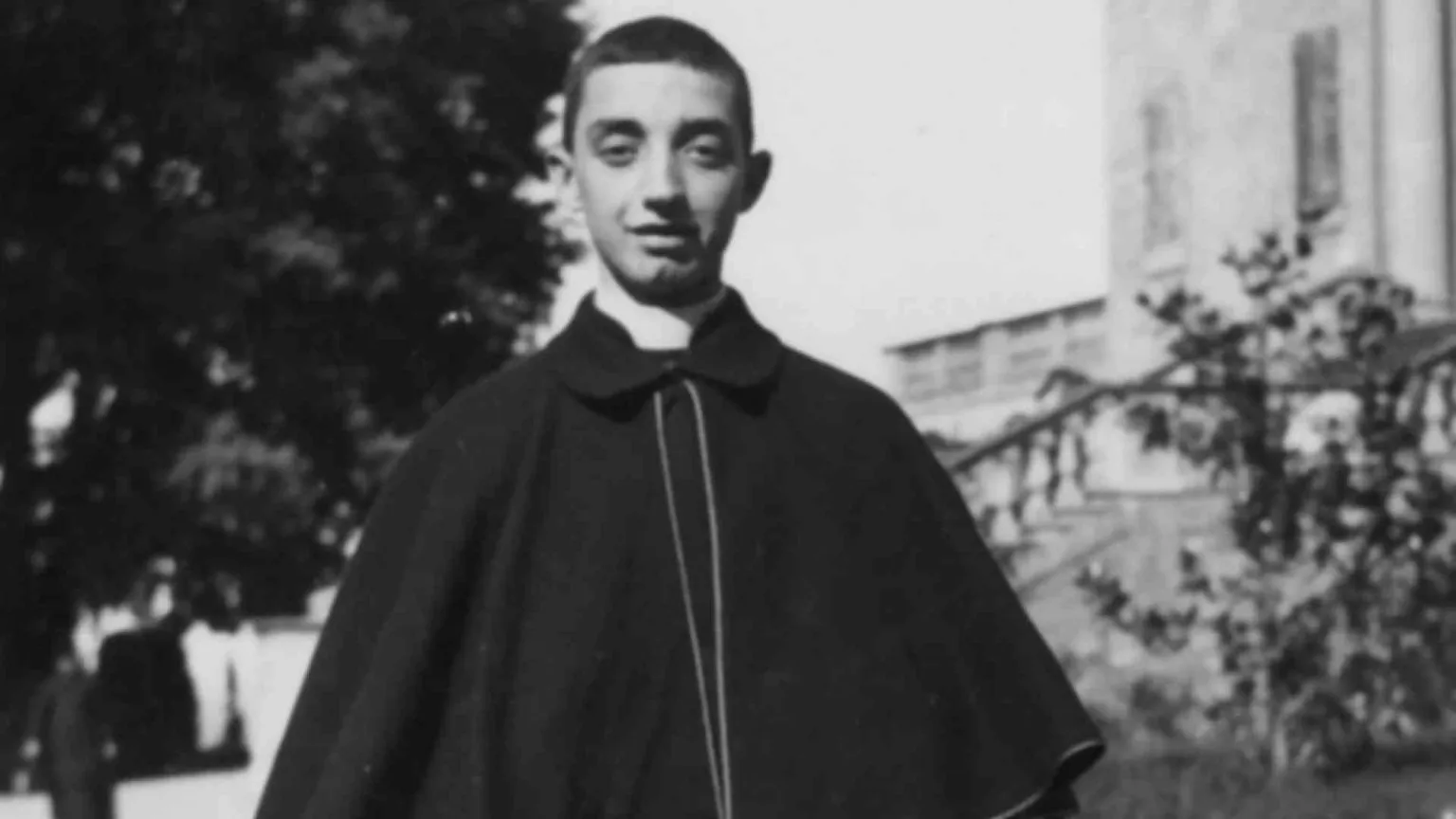 Don Fornasini beato. Come reliquie la bici, gli occhiali e l'aspersorio