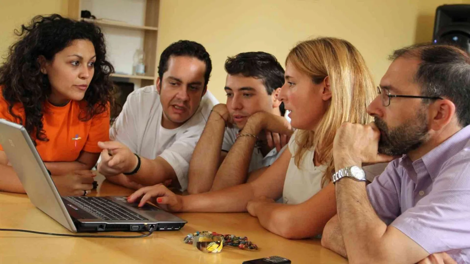 Formazione personale e locale per aiutare a trovare lavoro